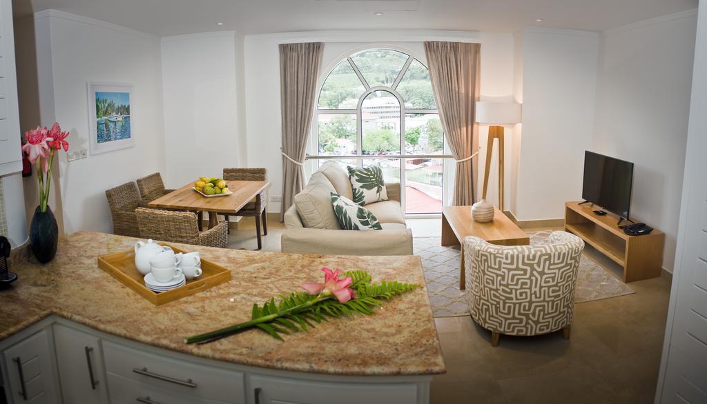 The Quadrant Luxury Apartments Victoria Exterior photo
